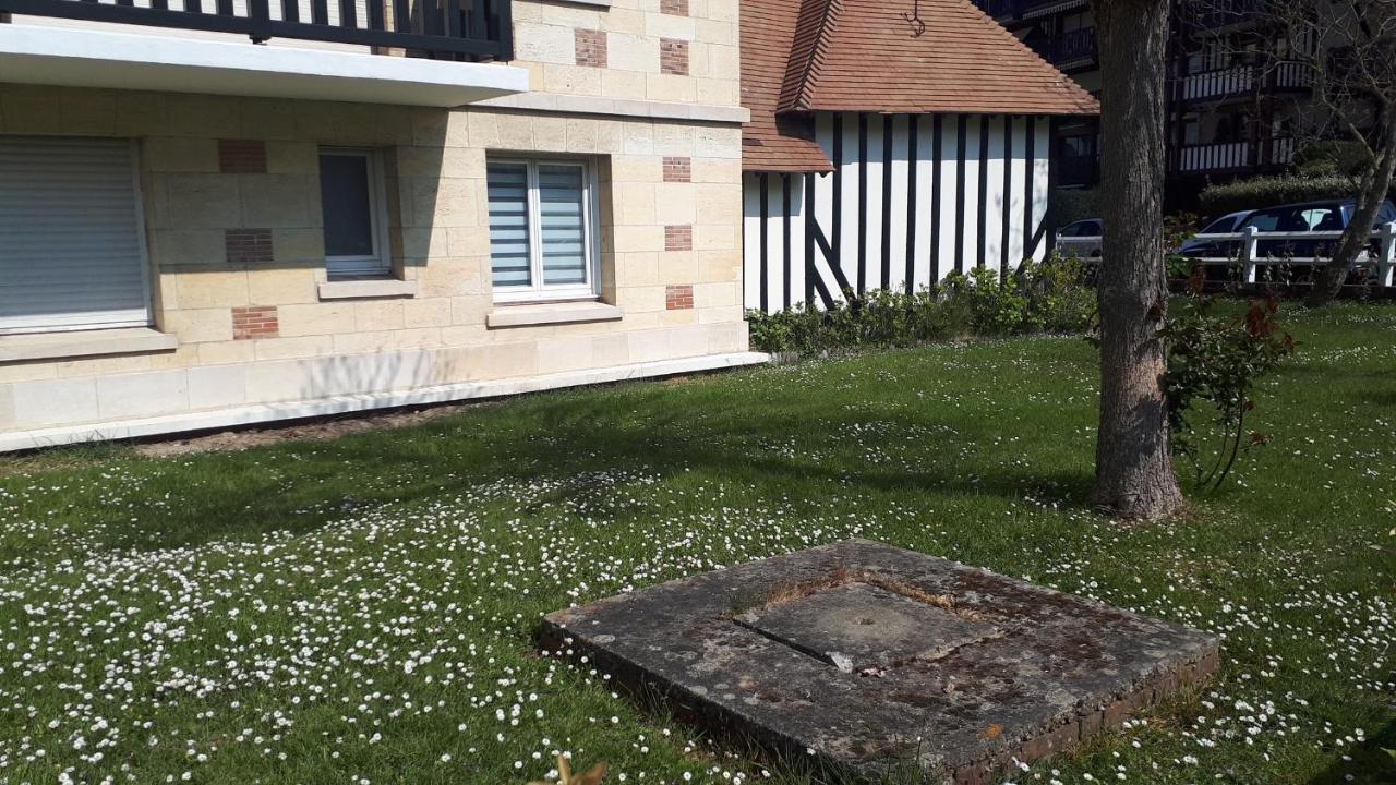 Le Deauvillais Deauville Exterior photo